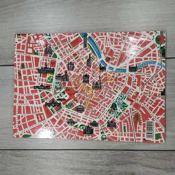 5/$10 Polish guidebook to Vienna - Picture 2 of 2